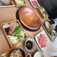 しゃぶしゃぶと焼肉 わにく ミッドランドスクエア店 - 