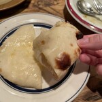 グルガオン - チーズクルチャ　チーズたっぷりなのに重たくない