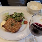 ユリイカ - 鶏もも肉の香草パン粉焼きとセット赤ワイン