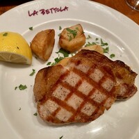  ラ･ベットラ･ダ･オチアイ イケブクロ - 秀味豚のグリル レモン添え