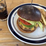 ORENO BURGER STAND - チェダーチーズ&アボカドバーガー