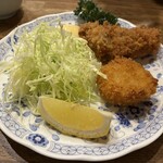 とんかつ ゆたか - 手前が帆立フライ、奥がカキフライ