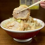 ラーメン二郎 - チャーシューリフト