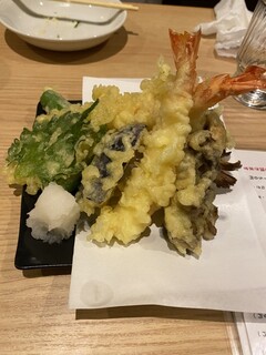 Shinshu Soba Miyoshiya - Assorted Tempura Platter