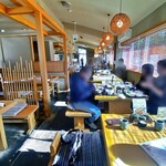 快飛 - 内観(一番奥から)