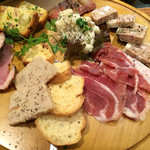 ラ・ブーシェリー・エ・ヴァン 肉屋のワイン食堂 - 前菜の盛り合わせ