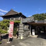 新星食品 - ここの奥に売店ありますよー