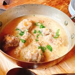 La pomme de pin voyage ATAMI - 