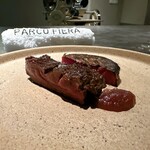 パルコ フィエラ - エゾシカの背肉、紅芯大根の炭焼き