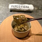 パルコ フィエラ - 利尻産天然アワビ、アワビのお出汁のあん、フラン（落葉きのこ＆ワタリガニをピューレ状にして）、肝ソースと複数きのこのソース