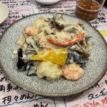 中華食堂まんぷく亭 - 海老カリフラワー舞茸マヨネーズ炒め
