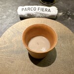 パルコ フィエラ - 菊芋のスープ（自家製発酵バター＆鮎魚醤）
            