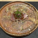 鮨 こん藤 - 鰤（富山・氷見）の藁焼き 自家製の玉ねぎソースで　◎