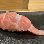 鮨 こん藤 - 2週間乾燥熟成の大トロ 塩で （追加