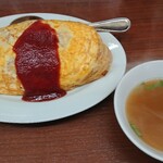 松屋食堂 - 名物オムライスはスープ付き