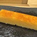 鮨 こん藤 - 海老のすり身の玉子焼き