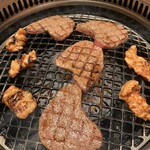 焼肉 静龍苑 - タンとミノ