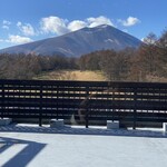 太平洋クラブ軽井沢リゾート - テーブルからの浅間山