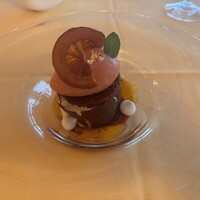 クイーン・アリス 横浜店 - オレンジのキャラメリゼ・白ワインエスプーマ・ブラッドオレンジソルベ