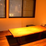 実のり - ２階の掘りごたつ席は、ゆったりと寛ぎながら食事が楽しめる空間。