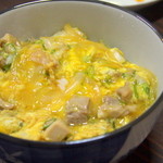 実のり - 親子丼は甘みたっぷりの玉子に阿波の鶏を使用。出汁も良く美味しいので〆にオススメの一品。