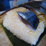 紫野和久傳 - ”鯖寿司”ちょっことだけ載っている鯖 H26.09