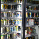 富岡屋酒店 - 店内で販売されているお酒の一部