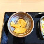 うな賀 - 箸休めの"壺漬け"。