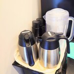 うな賀 - ポット二つが用意されています。