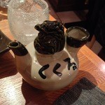 沖縄ごはん くくるやー - なみなみと注がれたカラカラ