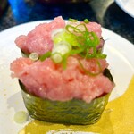 すし 銚子丸 - マグロ中落ち…マグロの旨みたっぷり！