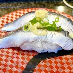 すし 銚子丸 - イワシ…脂がのって口の中でとろける旨さ！