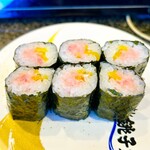 すし 銚子丸 - トロたく巻…トロの旨みとたくあんの歯応えが最高！