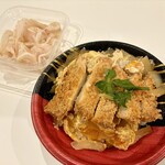 あんず お肉の工場直売所 - 料理写真:肉屋のカツ丼とミミガースライス