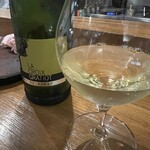 渡辺料理店 - 白ワイン　ワインは高いものはありませんが良心的なお値段で無理なく美味しいものがいただけます。