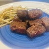 ステーキ屋 扇 - 焼き上げたお肉