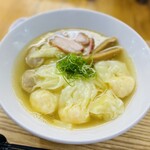 ワンタン麺 志 - 白えびワンタン麺(4個)＋肉ワンタン2個