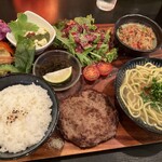 あむりたの庭、そして音楽 - 石垣牛ハンバーグ定食