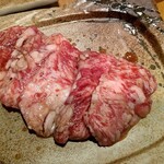 焼肉ホルモンタベタ - 黒毛和牛A5上カルビ　899円