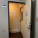 Pizzeria SALUTE - 2階お店の入り口