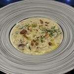 トシ・ヨロイヅカ 東京 - 