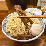 奈つやの中華そば - 飴色のメンマ