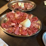 塩ホルモン 栗の木 - カルビ