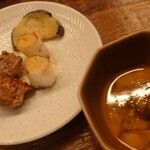 赤坂 Na Camo guro - 鴨すきはスタッフさんが調理してくれる。