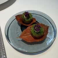 オトワ レストラン - 地元のチーズ、ケール、いわきのシラス、白味噌風味のクリームのタルト。