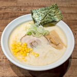 豚骨塩ラーメン