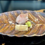 割烹 新多久 - 煮こごり／石鯛