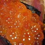 かねとも寿し - 晩秋らしいいくらも美味