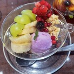 星乃珈琲店 - 料理写真:シャインマスカットのミニアサイーボウル¥1030