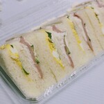 パン工場 - 料理写真:ハムたまごミックスサンド498円 